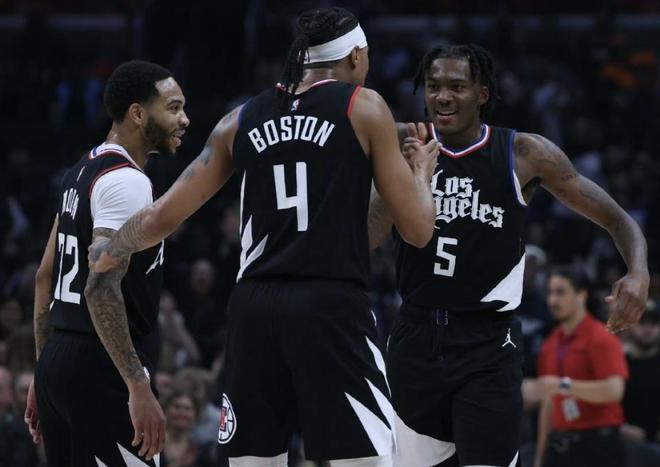 47392